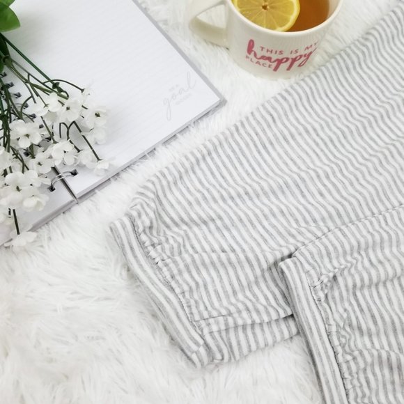 Secret Treasures Ultra Soft Cropped Pajama Pants - Picture 9 of 10